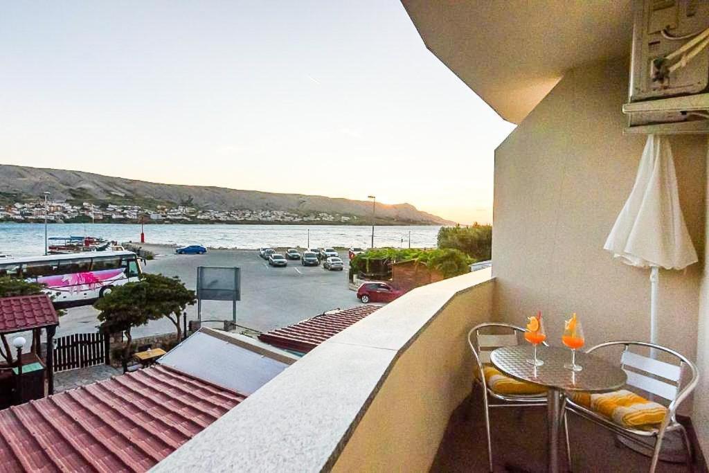 Apartmani "Jadran" Pag Town Exterior photo