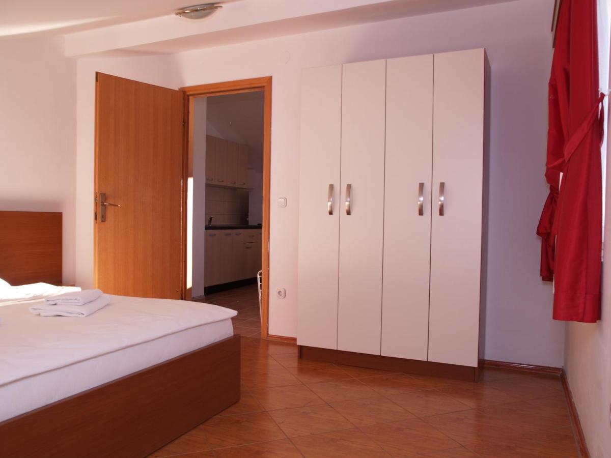 Apartmani "Jadran" Pag Town Exterior photo