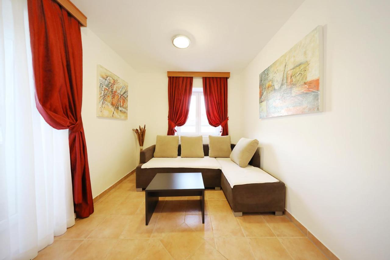 Apartmani "Jadran" Pag Town Exterior photo