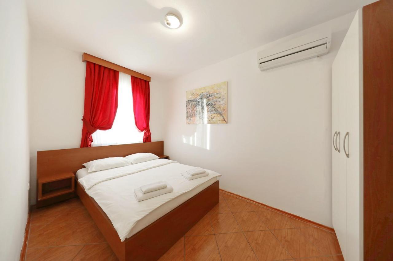 Apartmani "Jadran" Pag Town Exterior photo
