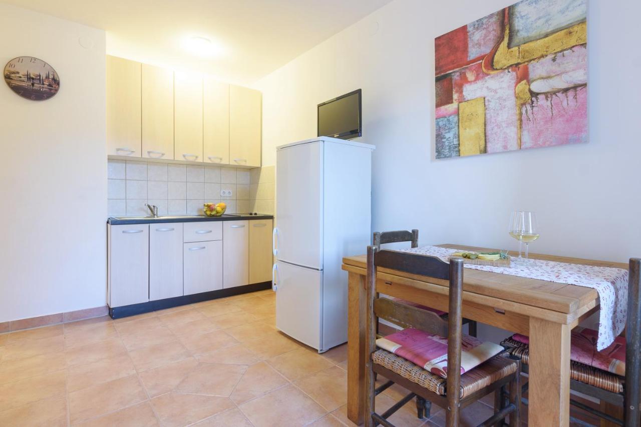 Apartmani "Jadran" Pag Town Exterior photo