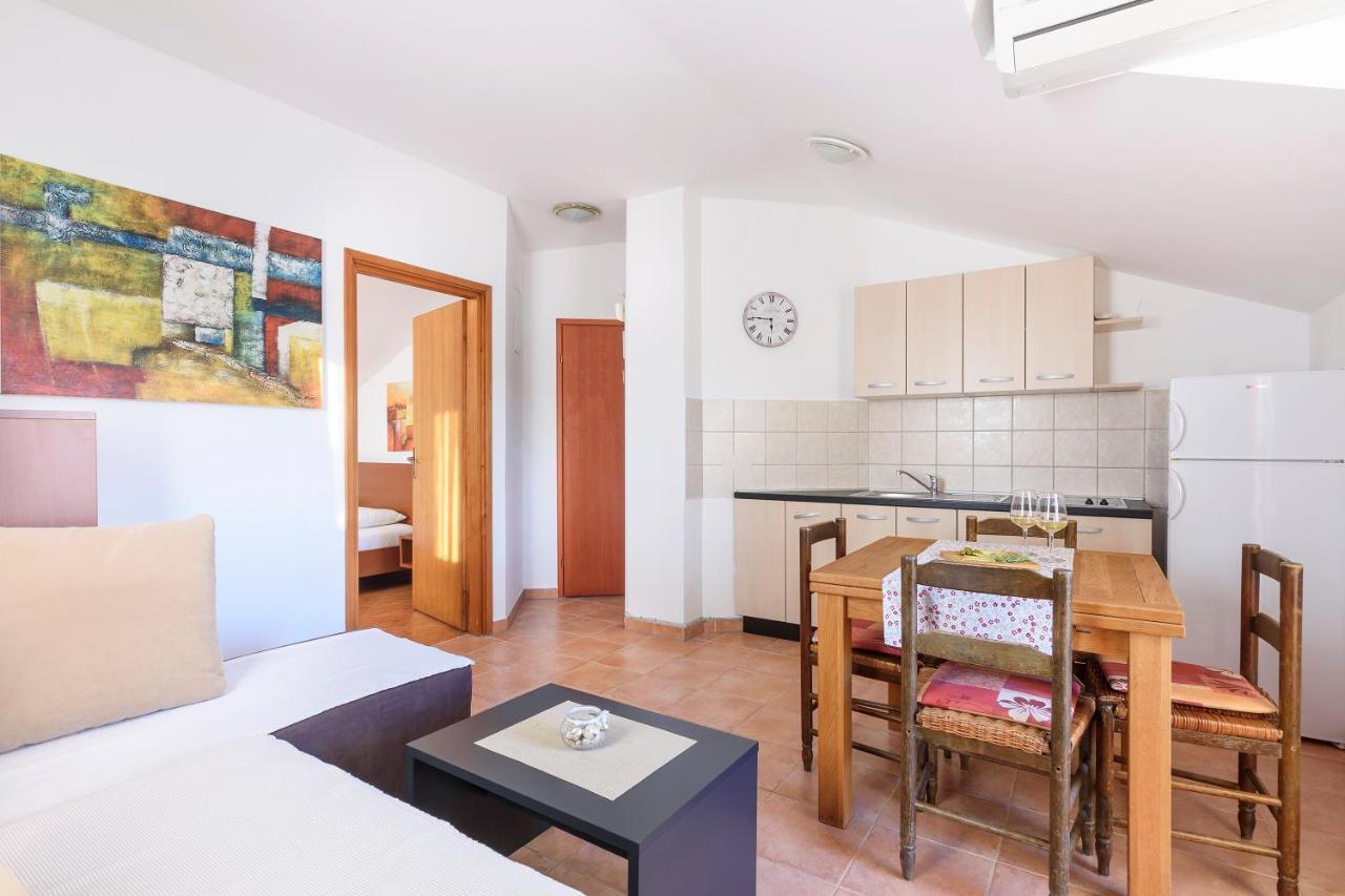Apartmani "Jadran" Pag Town Exterior photo